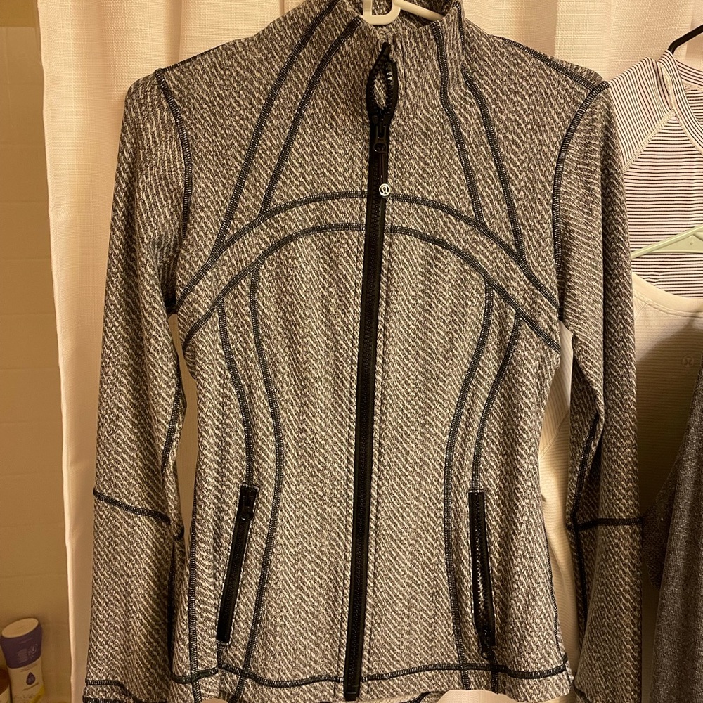 Lululemon define jacket size 6! Worn once like new!